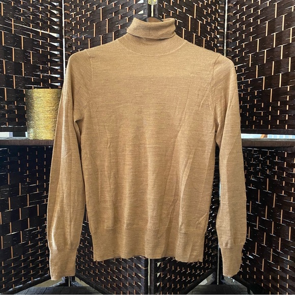 Gap Merino Wool Turtleneck Sweater - Picture 5 of 9